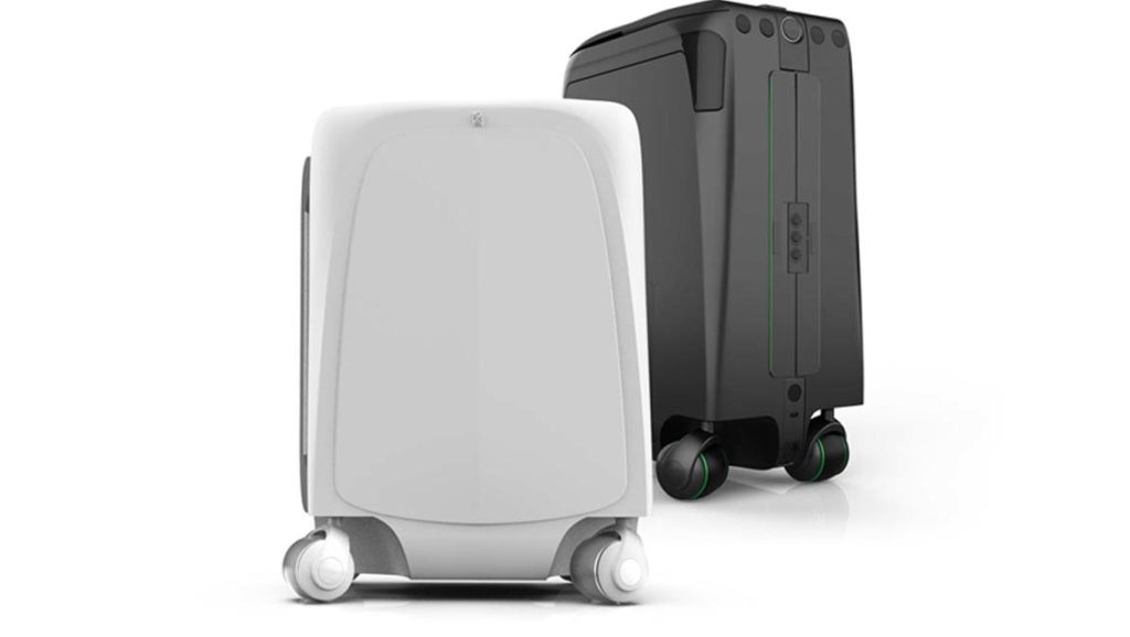 This suitcase makes travelling with your luggage easy