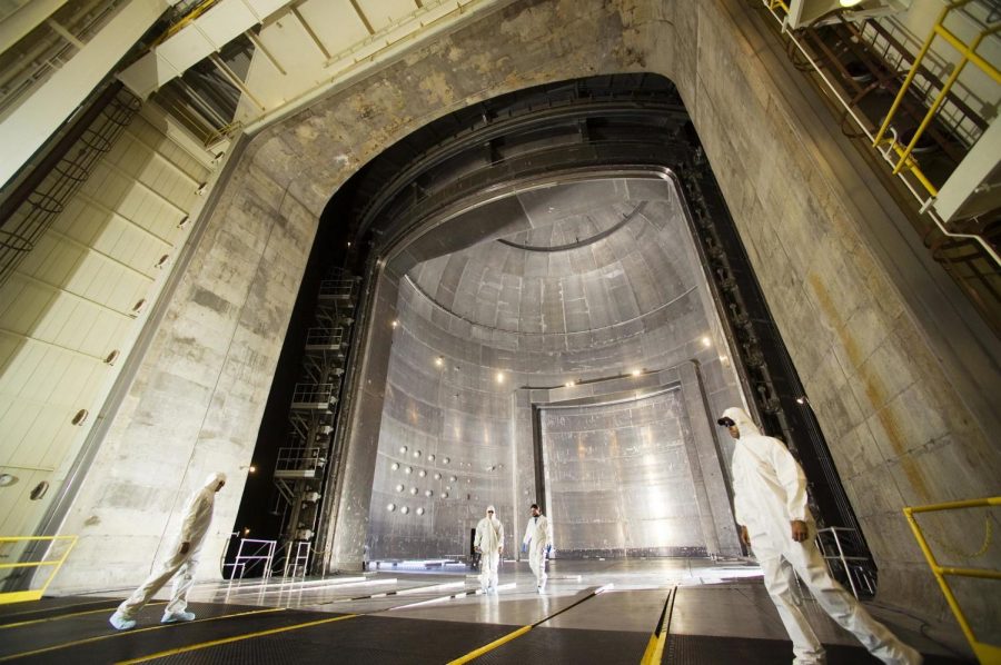 Largest+Vacuum+Chamber.+Photo+Source%3A+%28NASA+APPEL+Knowledge+Services%29