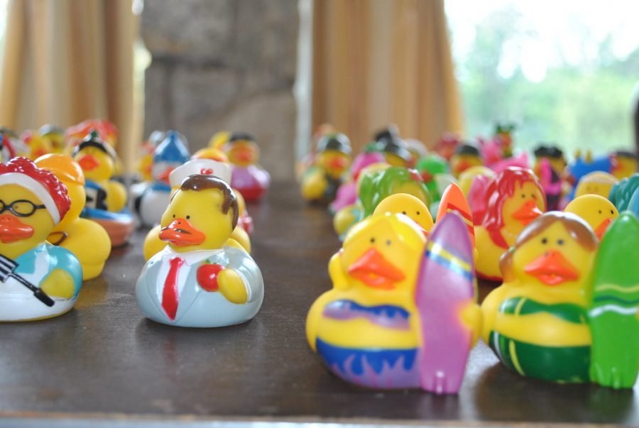 Rubber+Ducks%21+by+dmuth+is+licensed+under+CC+BY-SA+2.0