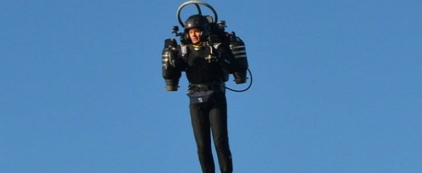 https://www.autoevolution.com/news/man-in-jetpack-flies-into-lax-flight-path-again-this-time-at-6000-feet-150165.html
