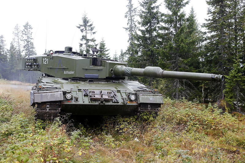 Norwegian Leopard 2 A4 NO Tank by Metziker is licensed under CC BY-NC 2.0