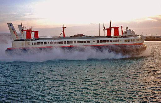 File:SRN4 Hovercraft Mountbatten Class.jpg by Andrew Berridge is licensed under CC BY-SA 2.5