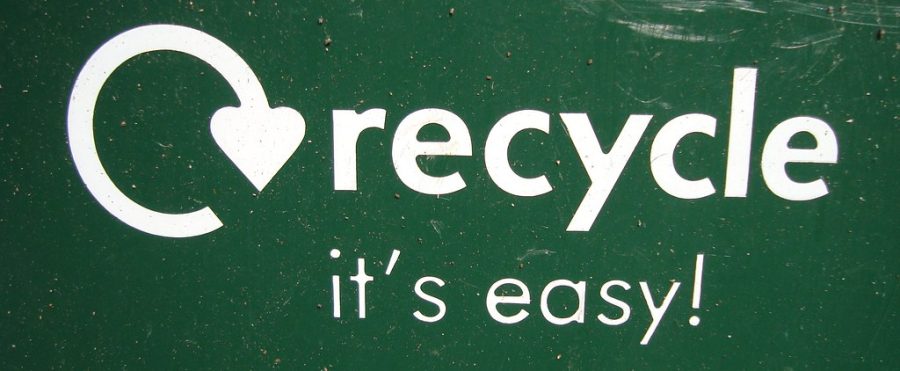 Recycle+Logo+From+Recycling+Bin+by+csatch+is+licensed+under