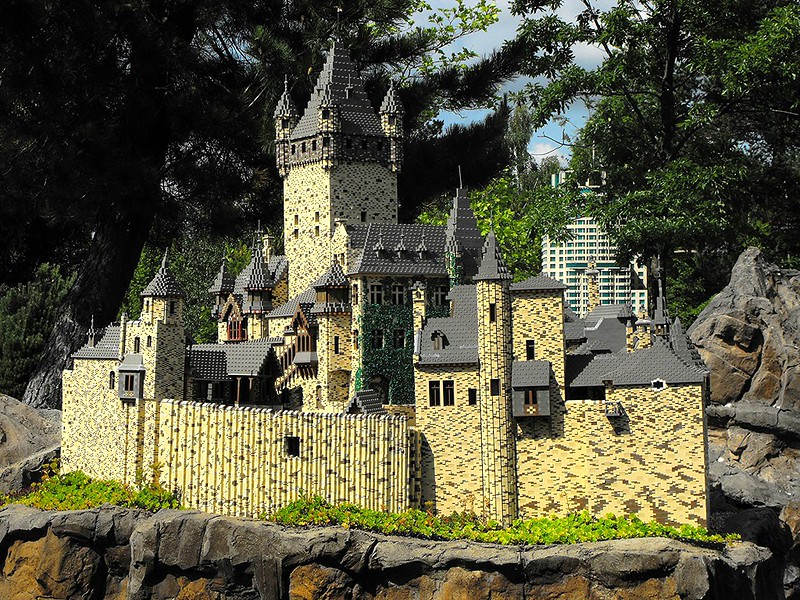 Cool+LEGO+Castle+by+Eric+Lumsden+is+licensed+under