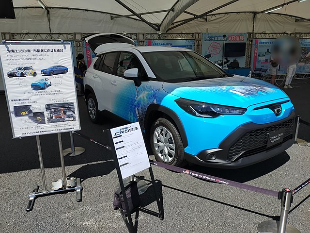 TOYOTA+Corolla+Cross+with+hydrogen+engine+by+SF-R+is+licensed+under+CC+BY-SA+4.0.