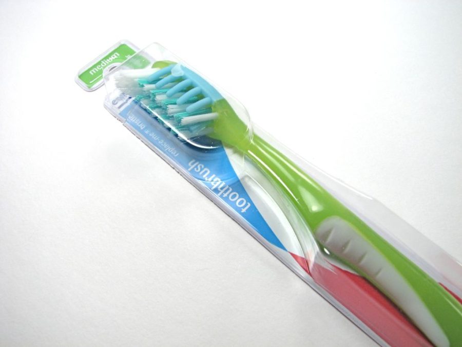 Toothbrush+by+oskay+is+licensed+under+CC+BY+2.0.