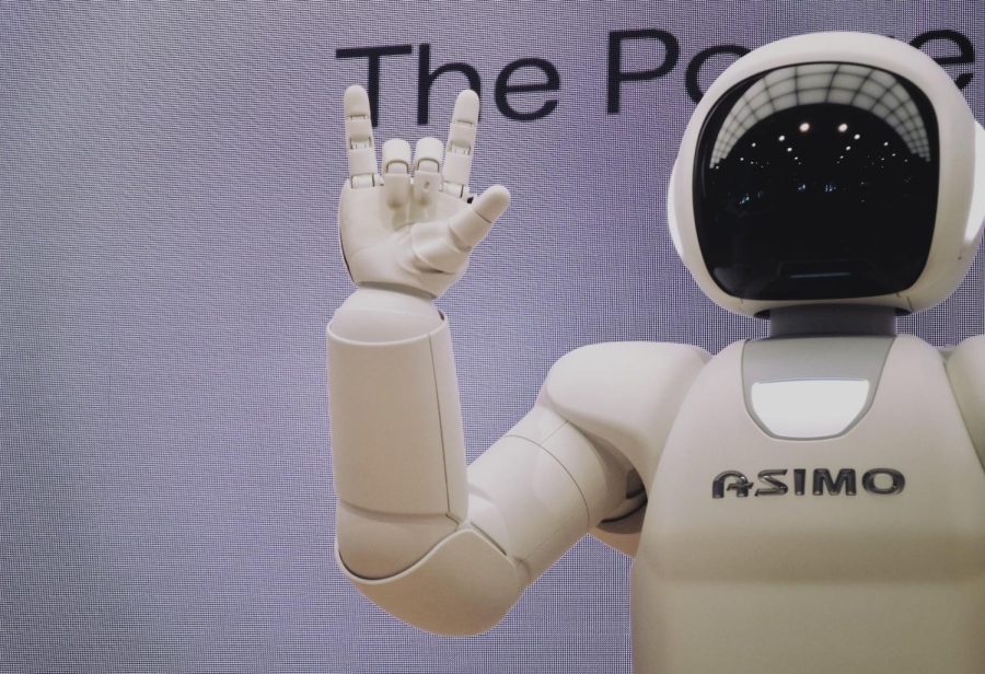 Asimo+robot+doing+handsign
