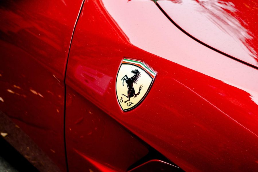 red+Ferrari+emblem