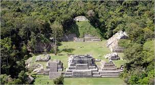 Ancient Maya power brokers lived in neighborhoods not just palaces.