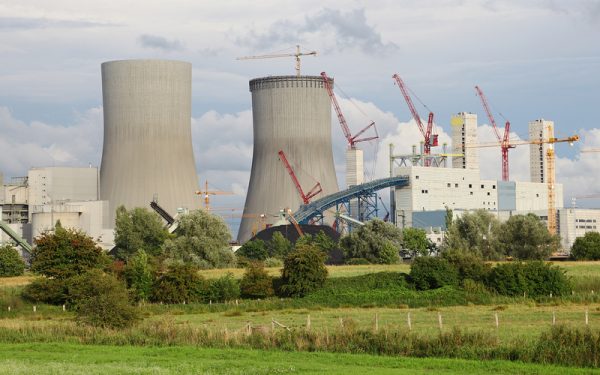 Navigation to Story: The Pros and Cons of Nuclear Energy