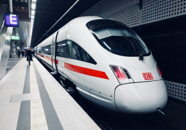 Navigation to Story: China’s 280 mph Train Prototype