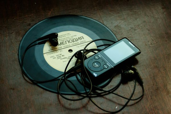 Navigation to Story: The History Of Headphones